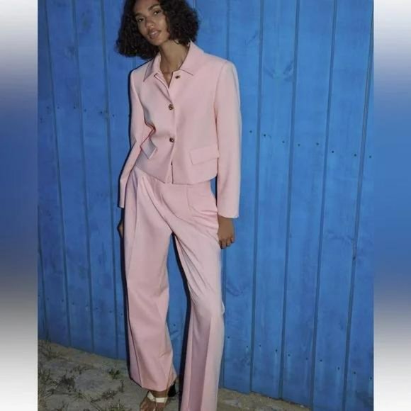 ZARA CROPPED BLAZER WITH TEXTURED BUTTONS - Picture 1 of 4